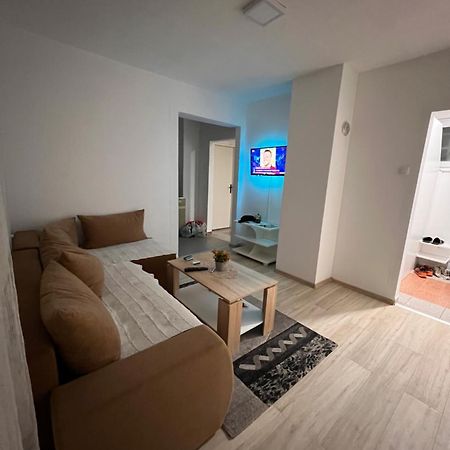 Babici 3 Apartman Hiseti Kültér fotó